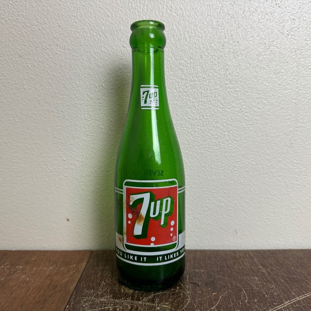 7 UP Green Glass 7 oz‎ Bottle Seven-up Bottling Co St. Louis Moberly Carbondale